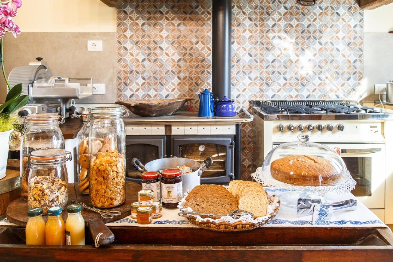 Bed and Breakfast Il Pettirosso Сантарканджело-ді-Романья Екстер'єр фото