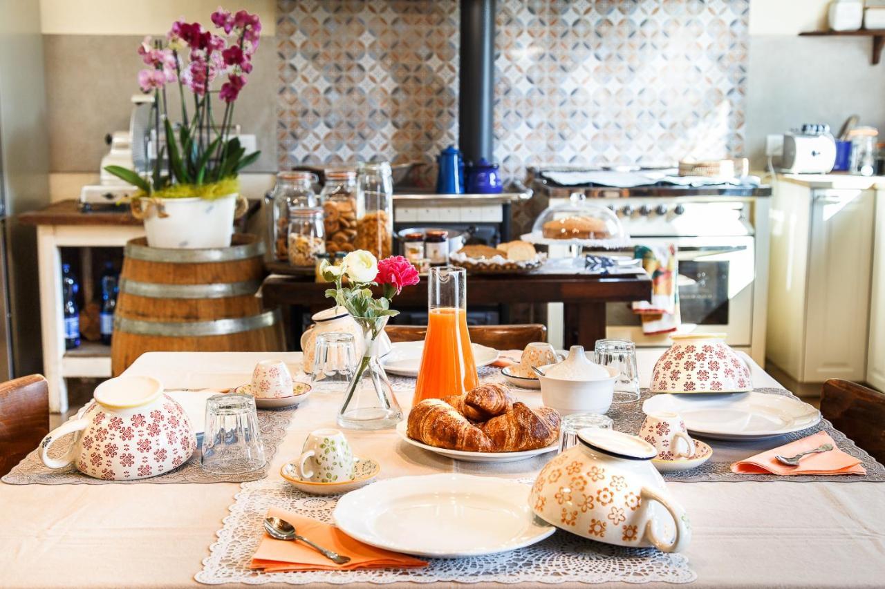 Bed and Breakfast Il Pettirosso Сантарканджело-ді-Романья Екстер'єр фото